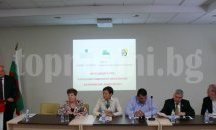 Фермери и учени обсъждат в Русенския университет, как да опазят почвите в България