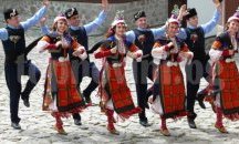 Фолклорен ансамбъл "Тракия" гостува на сливенска сцена