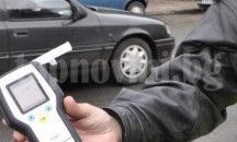 Пиян шофьор с 2.15 промила заби колата си в каменна ограда