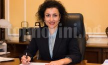 Няма спряна европрограма, увери Десислава Танева