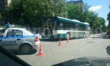 Лек автомобил се блъсна в градски автобус в Стара Загора
