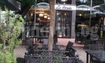 Общински съветник с питане към кмета за "присвояване на пейки" по централна русенска улица