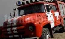Близо три часа гасиха горящ "Хюндай" в Добрич