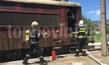 Запали се локомотивът на бързия влак Бургас - София