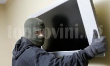 Крадец отмъкна 15 телевизора от жилищен комплекс в „Иканталъка“