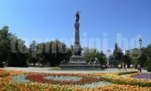 Отново жега в Русе, оранжев код и до 40 градуса, раздават минерална вода на Карнавала