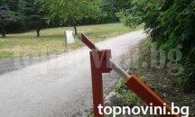 Вандали потрошиха бариерата в парк "Кайлъка"