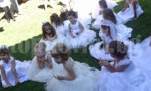 Асеновградските калинички подготвят премени и нишани за Еньовден