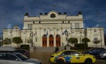 Борисов се отчита в парламента за учителските заплати, Бъчварова – за битовата престъпност