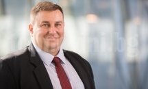 Варненски евродепутат блокиран на летище в Турция