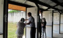 Още се борят за живота на простреляния данъчен шеф