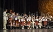 С грандиозен концерт русенската фолклорна студия "Зора" отбеляза края на творческата година