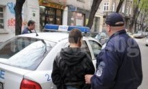 Непълнолетен извърши кражба в два търговски обекта