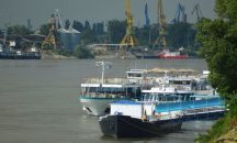 Румънски кораб горя на пристанище Русе - Запад