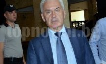 Сидеров се размина с чистенето на паметници