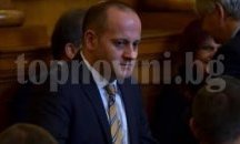 Кънев пита Кунева за новия пропускателен режим във Френската гимназия