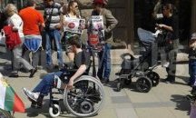 Протест в Добрич срещу социалната политика спрямо хората с увреждания
