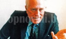 Общински съветници искат паметник на Николай Хайтов в Бургас