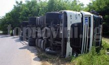 Пиян шофьор преобърна товарен автомобил в Новоселец