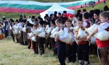 Хиляди се стичат на събора в Рожен, Цецка Цачева открива веселбата