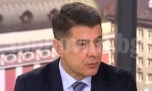 Атентатите са заради политически грешки, според Димо Гяуров
