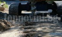 Със специализирана техника укрепват свлачището на пътя между Велико Търново и Арбанаси