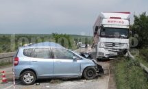 7-месечно бебе бере душа, след като ТИР спука гума и връхлетя върху лека кола