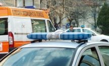 Пътничка и шофьор пострадаха при удар в дърво на микробус от Варна за Добрич