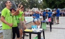 Отбори от четири държави се надпреварваха в забавното състезание за правене на таратор