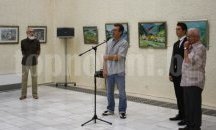 Учител и ученик подредиха съвместна изложба в Добрич