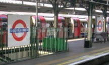 Затвориха метростанция "Голдърс Грийн" в Лондон заради изоставен автомобил