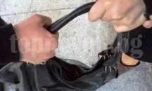 Посред бял ден нападнаха и ограбиха жена в Добрич