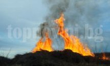15 хил. декара треви горят край Бургас