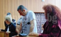 Пловдивският полицай, обвинен за убийството на родителите си, остава в ареста