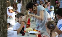 НЧ "Тодор Петков 1963" организира изложба "Куклата пътува във времето"