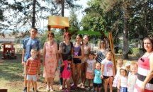 Село Правда получи дарение от 4 детски съоръжения