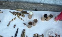 Незаконни боеприпаси и над 280 литра ракия без бандерол иззеха от имот в с. Терзийско