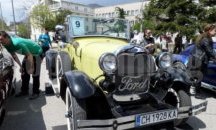 Над 150 автомобила се включиха в първия ретро парад във Владая