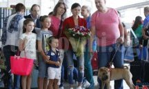 Посрещнаха Милица Мирчева с цветя от Рио