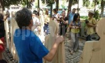 Разложкото хоро оживя в дърво