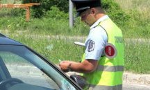 Задържаха румънка, опитала да падкупи служители на Пътна полиция- Русе