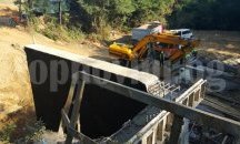 Затвориха за камиони опасен мост