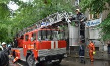 Мъж и жена са в критично състояние след пожар в центъра на София
