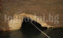 Извадиха тялото на изчезналия водолаз в пещерата край Кипилово