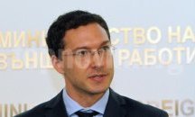 Животът на пострадала българка при атентата в Истанбул е вън от опасност, съобщи Даниел Митов