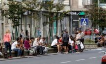 Стотици жители на Скопие излязоха по улиците заради серия земетресение