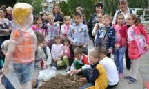 Боби и Кели ще помагат и на варненските деца да пресичат
