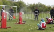 Млади огнеборци показват умения на площада в Провадия