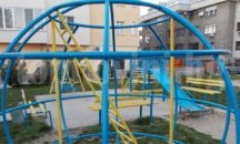 Русенци отказаха общината да им построи детска площадка за да не загубят паркоместа
