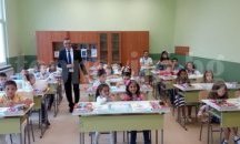 Зам.-министър откри учебната година в обновеното след пожара училище в Карнобат